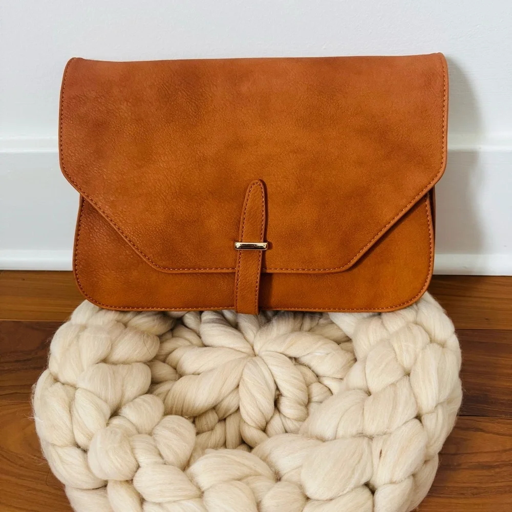 Chic cognac vegan clutch Bag with removable Chain Strap nwot